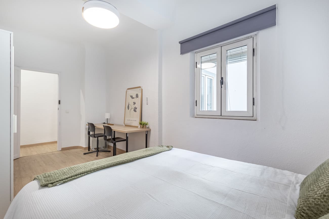 furnished private room long term Granada