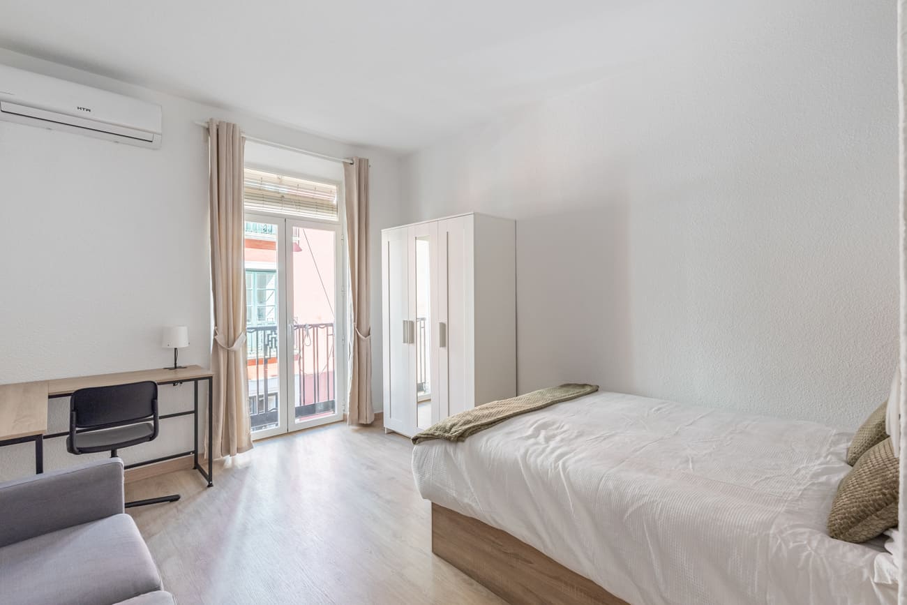 international shared living Granada