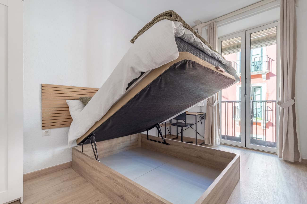 furnished private room long term Granada