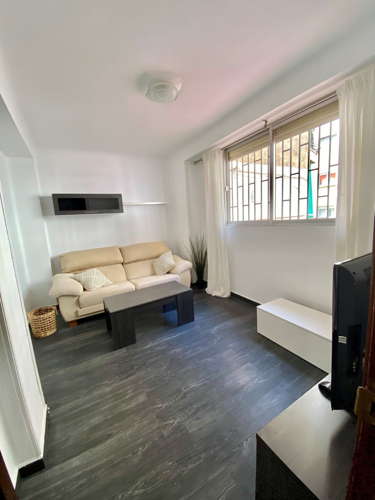 single room for rent Granada international long stay