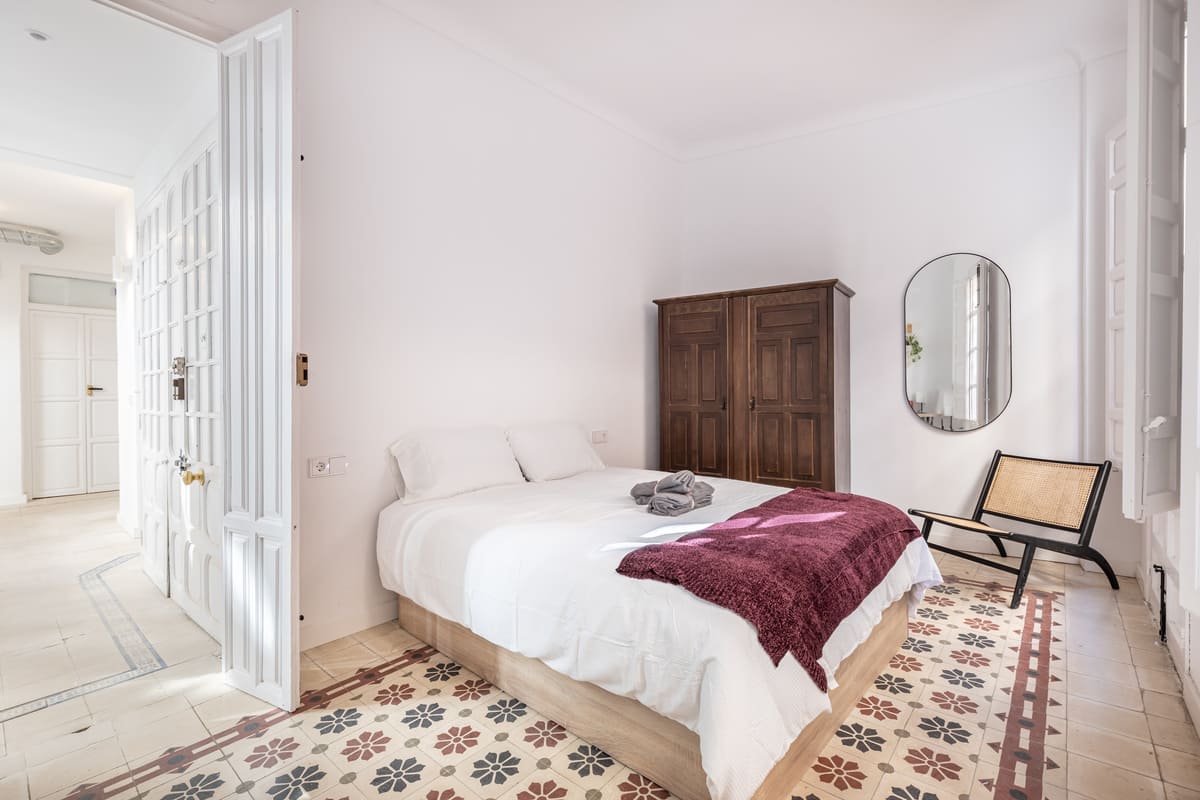 single rooms for rent cathedral granada. Student apartments in Granada